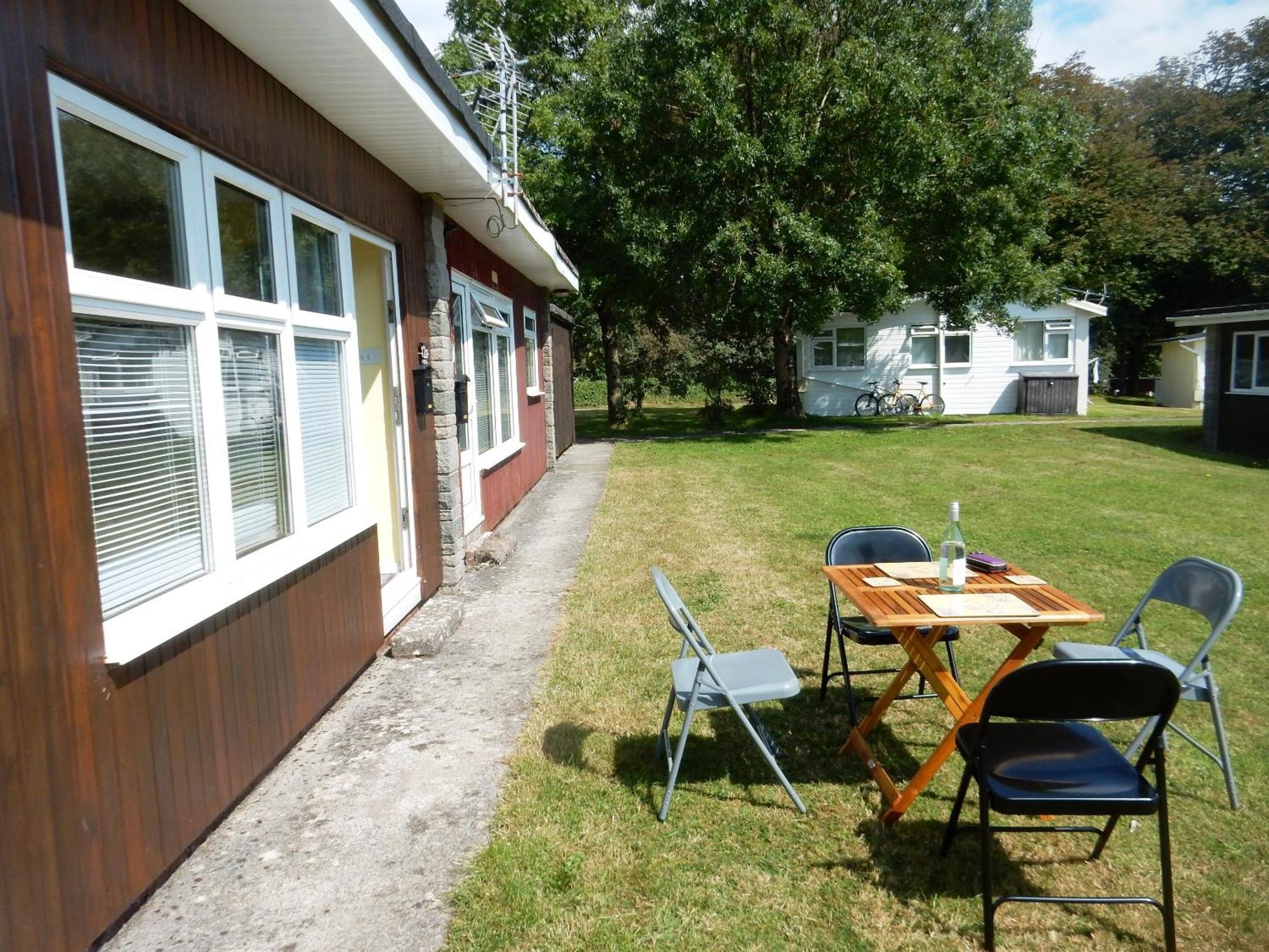 Sheena'S Dartmouth Chalets Exterior photo