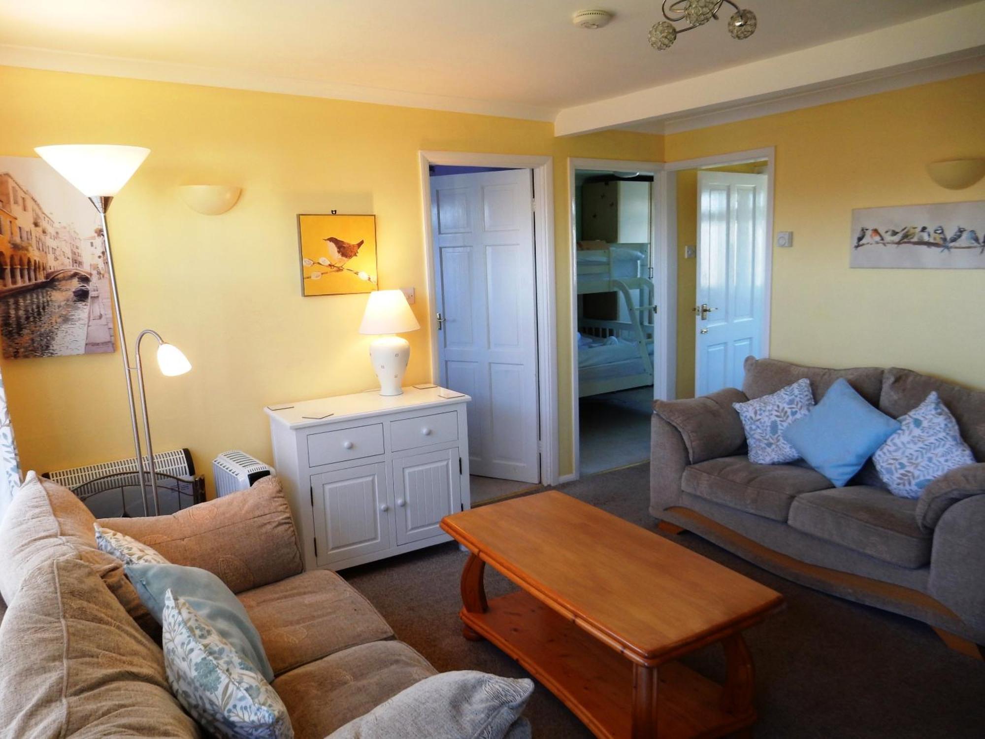 Sheena'S Dartmouth Chalets Exterior photo